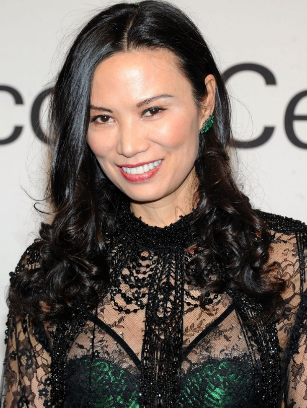 有广告出演有酬劳拿,邓文迪好像没啥工作,那她靠什么维持现在的好生活