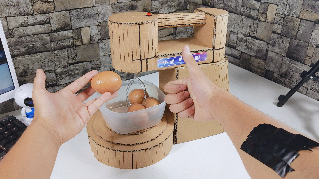 手工达人吃鸡蛋也要个性用纸板自制打蛋器效果看起来不错