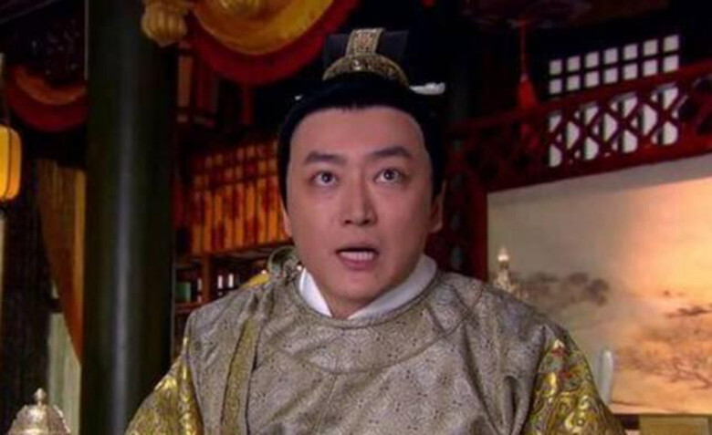 赵桓是含着金勺长大的,由于是宋徽宗的长子,从小就深的宋徽宗的喜爱