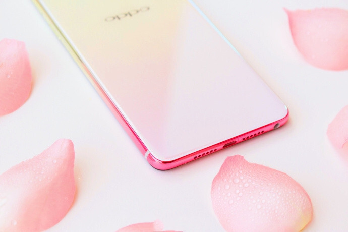 美少女带你浴房观看oppo r15 梦幻粉色手机图赏!_凤凰网科技_凤凰网