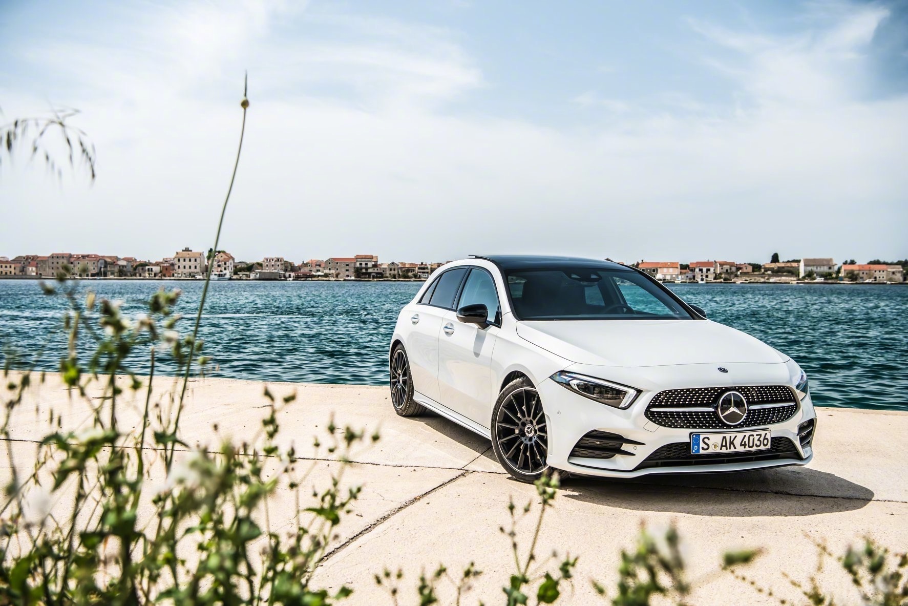 全新一代的奔驰a级轿车,白领,小资的首选