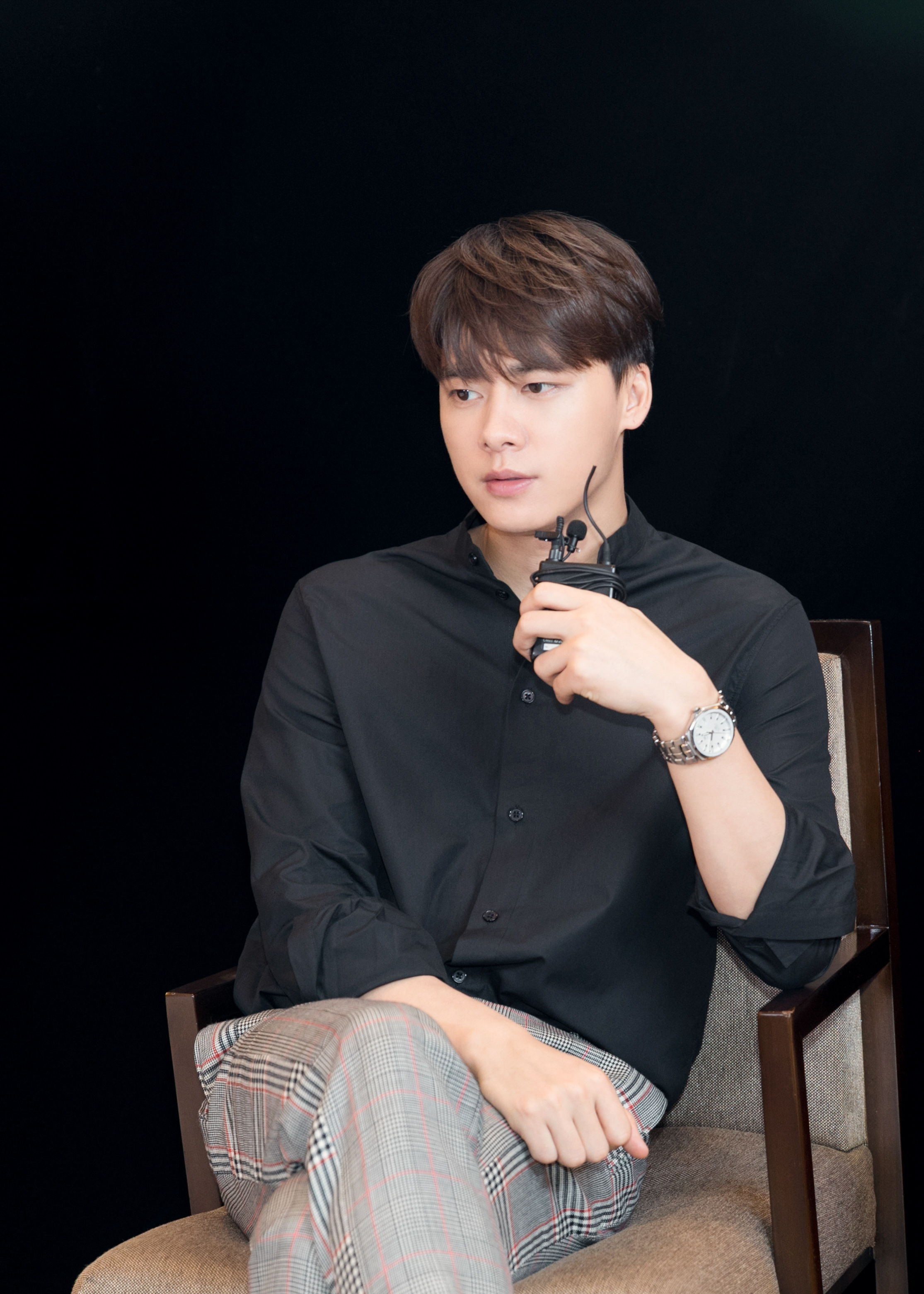 李易峰深圳路演收割男性少女心 《动物世界》首日总票房破亿来势汹汹