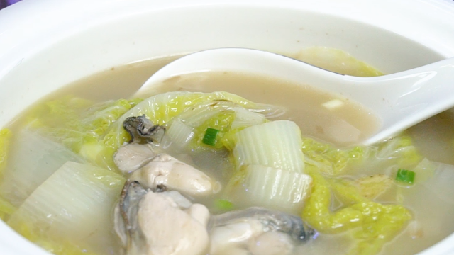 白菜牡蛎汤图片