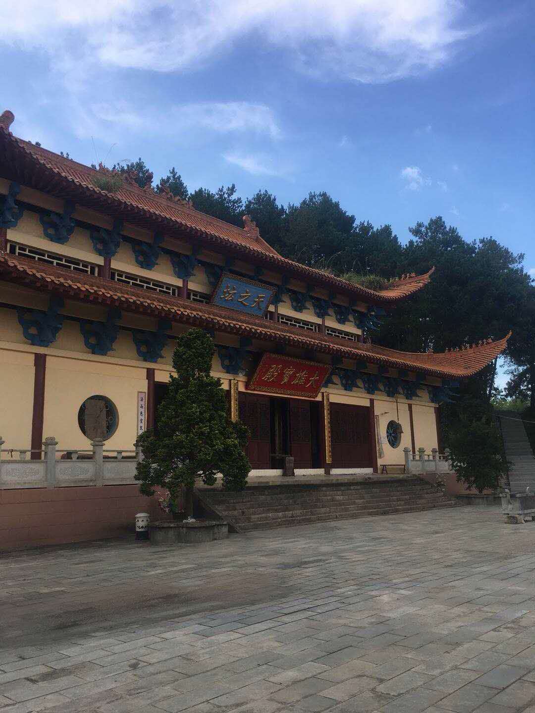 宝塔待建的本老舍利宝塔浠水县斗方禅寺位于湖北省浠水县白莲镇斗方山