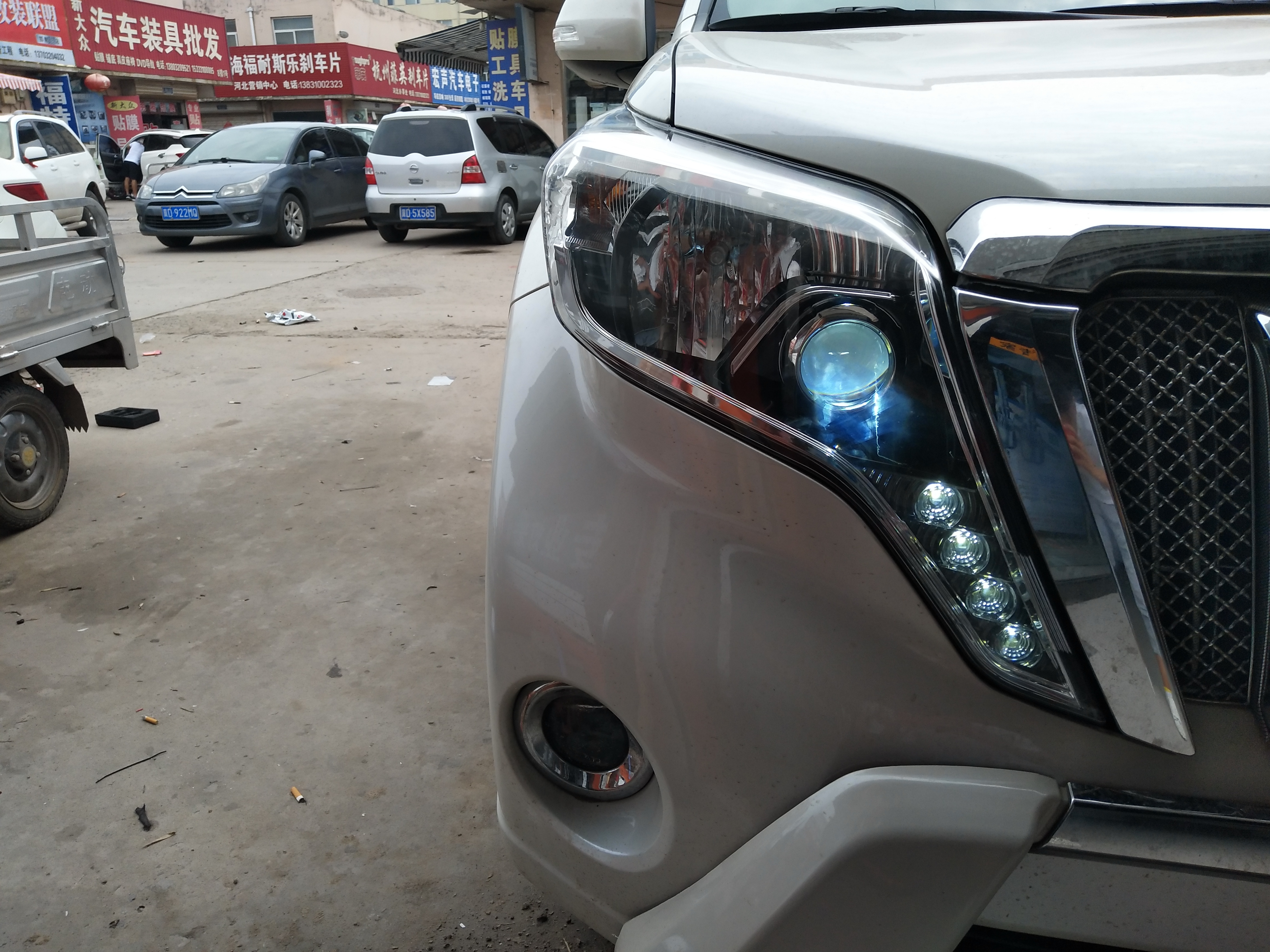 丰田霸道邯郸汽车灯光升级,只为夜间行车更安全_凤凰网汽车_凤凰网