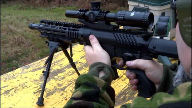 配备瞄准镜的小口径步枪采用9mm口径弹药靶场射击测试