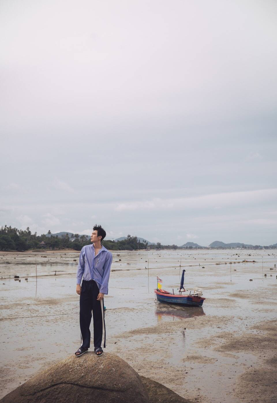 打开凤凰新                     青年演员彦希七夕当天在微博晒出一