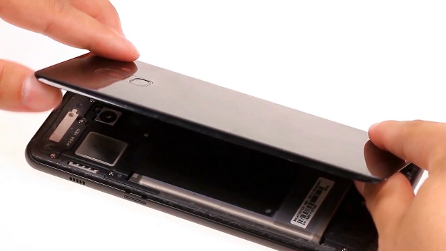 三星a8plus后盖拆解更换演示教程