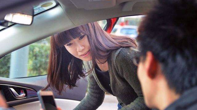 顺风车司机暗中直播女乘客如何避免看来以后打车要这样了