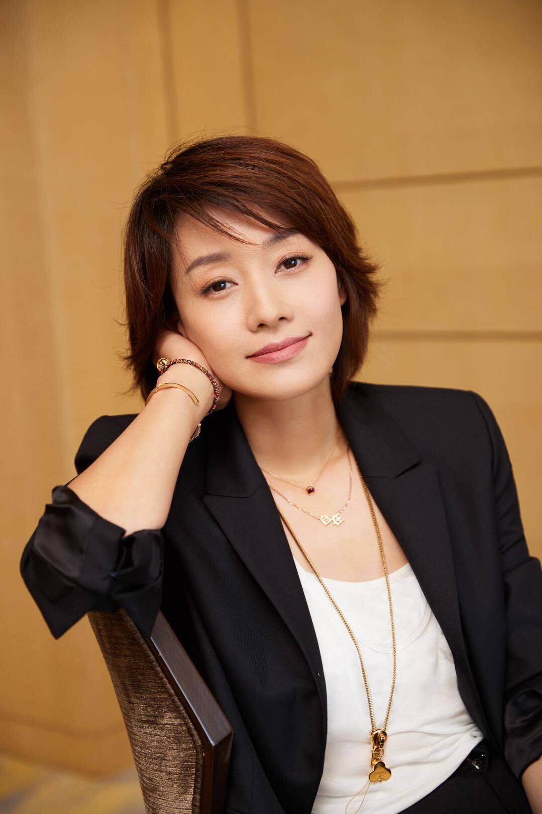 马伊琍变身"马可爱" 耿直回应网友调侃:我的胸很平