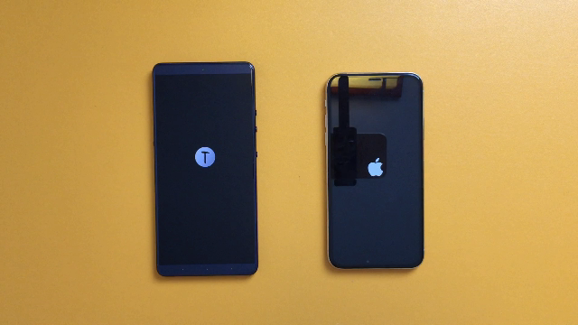 坚果pro2s对比iphonex,开启速度没差距,老罗要成了