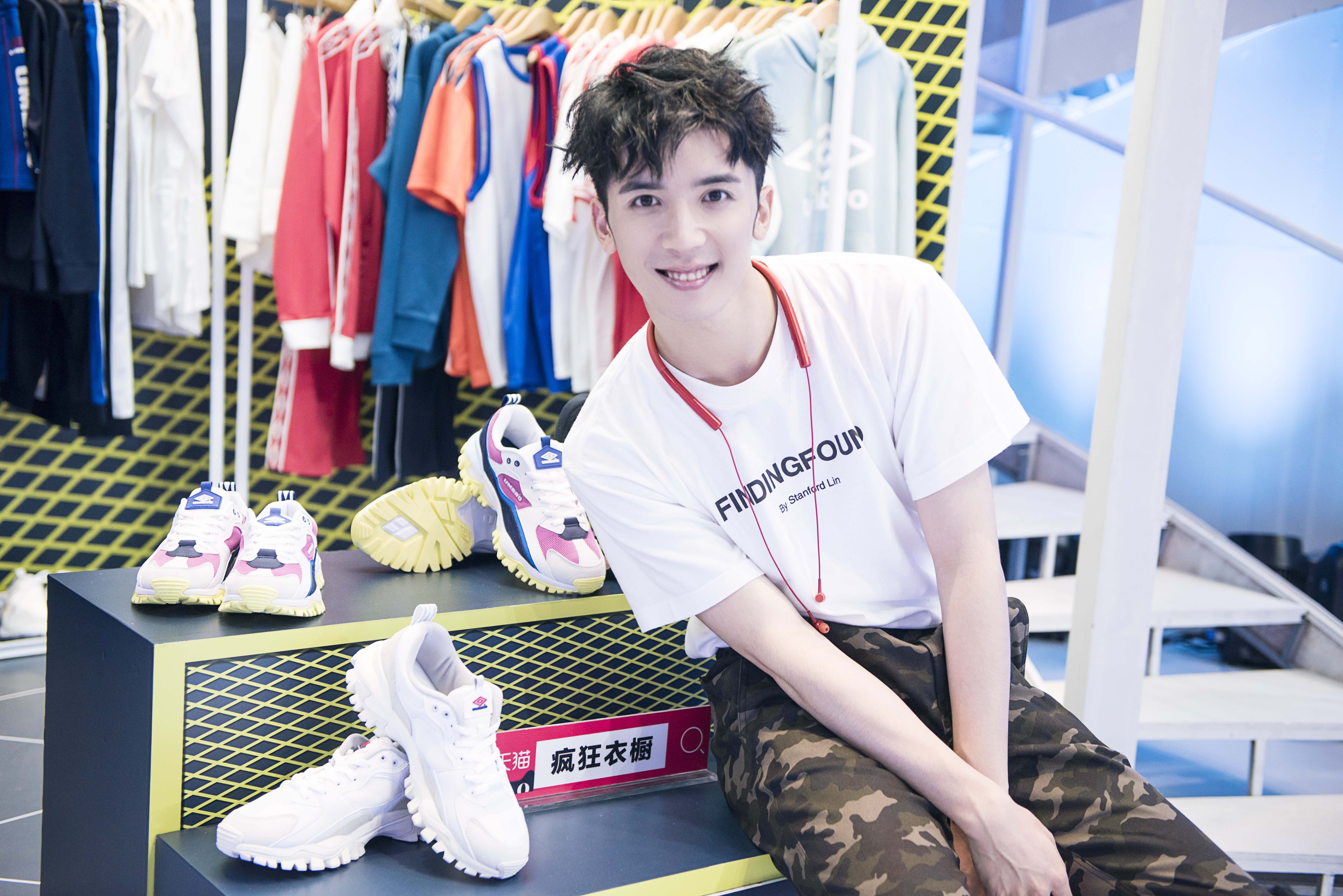 崔绍阳《疯狂衣橱》连霸屏 综艺收割机潜力无限