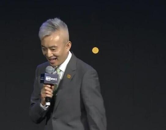 49岁亚宁近照曝光 曾经央视最帅主持人如今变成这样了_凤凰网