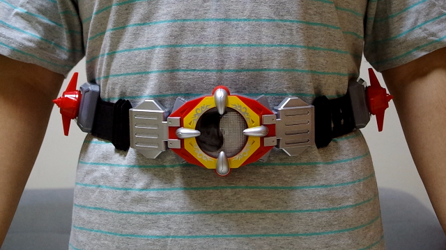 绝版第一代奥迪双钻铠甲勇士超级炎龙能量腰带演示tony晓小