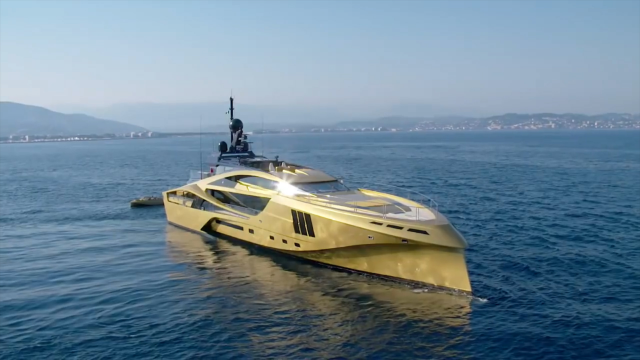 空气中都充斥着金钱的味道土豪金配色的超级游艇khalila