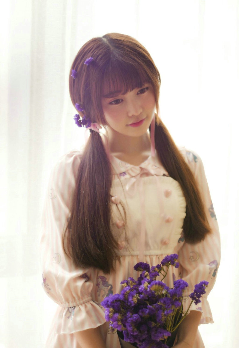 清纯大长腿嫩妹迷妹双马尾萌妹子可爱小清新私拍__凤凰网