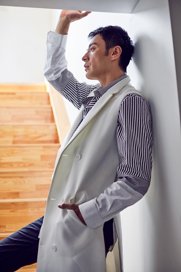 李光洁曝硬派写真新剧悍城今晚激燃上线