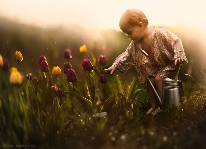 俄罗斯女摄影师elena shumilova带来的田园诗画般的儿童摄影作品