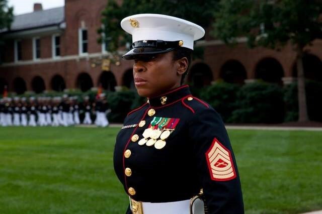 美国海军陆战队女兵图片