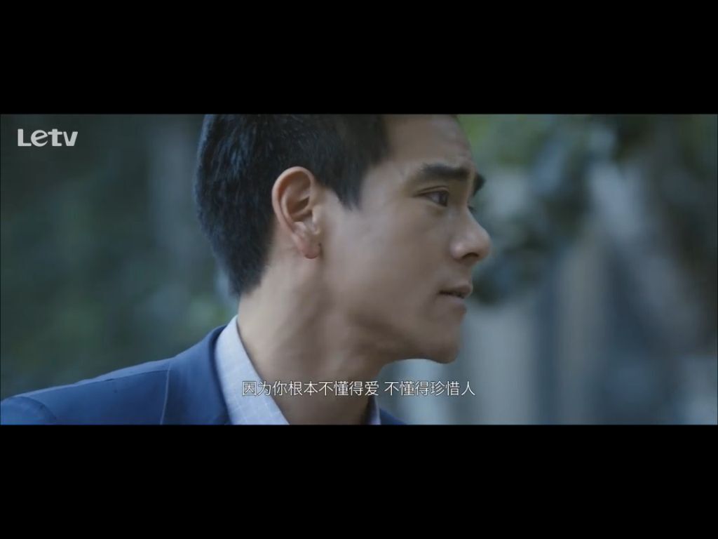 我们都喝着江小白我们的心事都一样