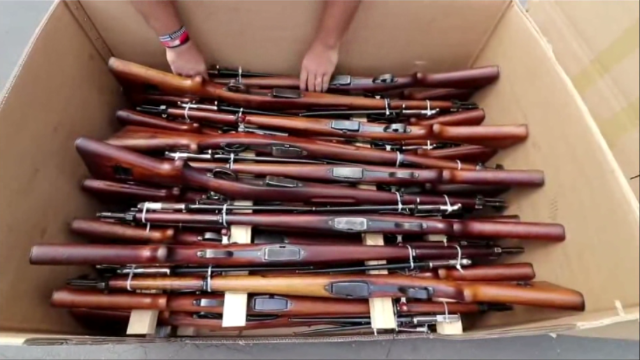 成箱成箱的直拉式栓动步枪,这包装是不是太草率了?_凤凰网视频_凤凰网