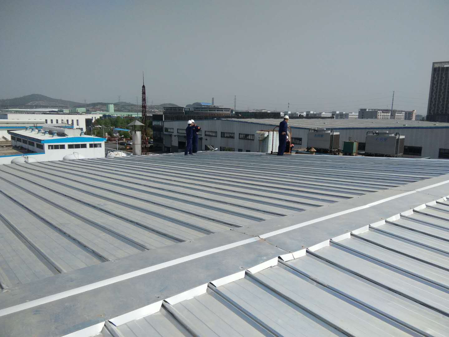 精钢覆膜瓦保温性能在冬季发挥作用__凤凰网