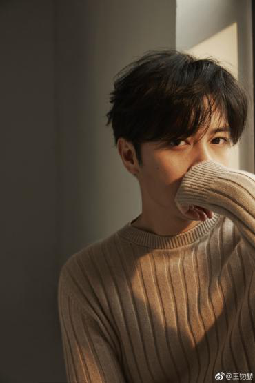 "新咆哮帝"王钧赫微博公开私下生活 经常吃喝玩乐到深夜