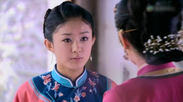 2007年,赵丽颖出演《金婚》,饰演张国立和蒋雯丽14岁的三女儿多多.