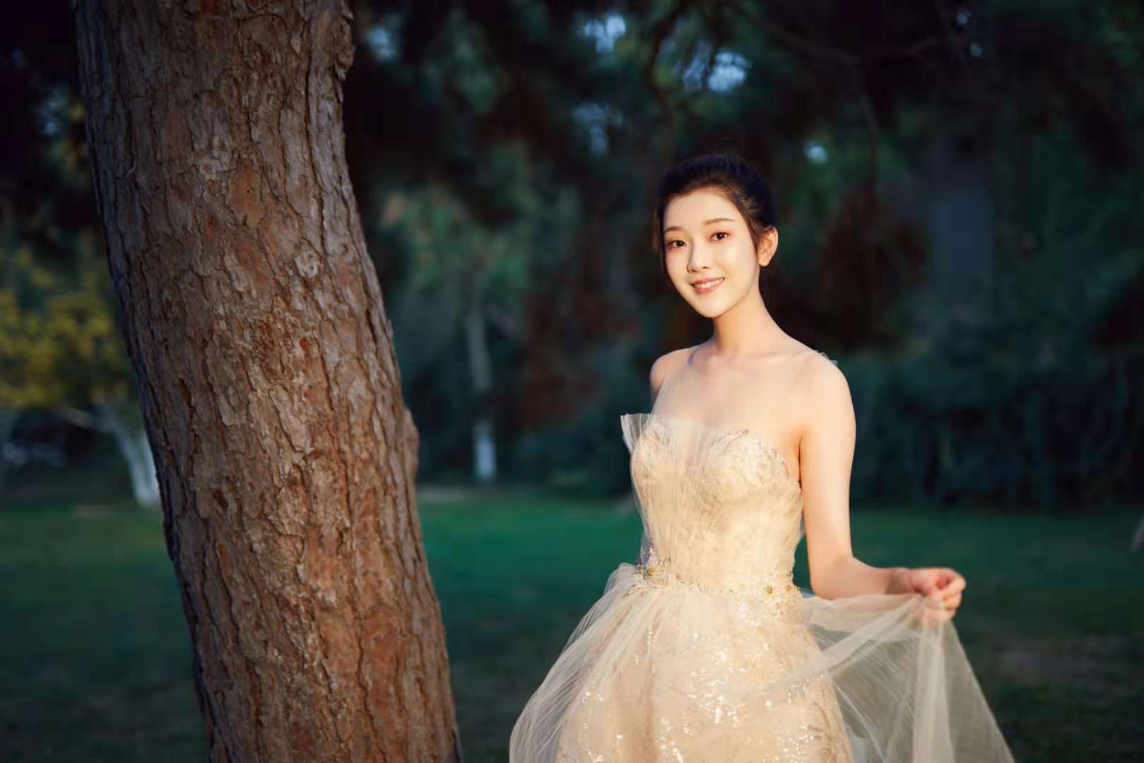 天娱新演员黄佳容发布写真 古典气质引网友热捧__凤凰网