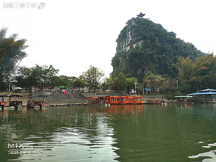 湖南澧县一车辆逆行致2死3伤 司机弃车逃跑后自首__凤凰网