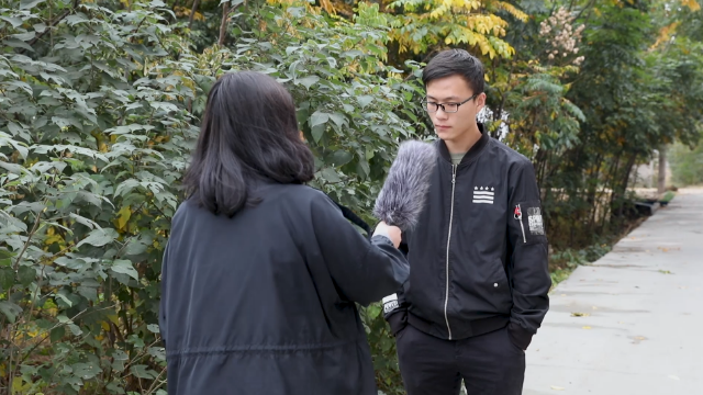 小伙偶遇街头采访说出了中国人的骄傲