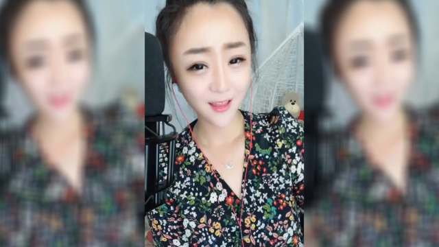 新晋女神苏谭谭流浪再霸屏这嗓音真是千年难遇啊