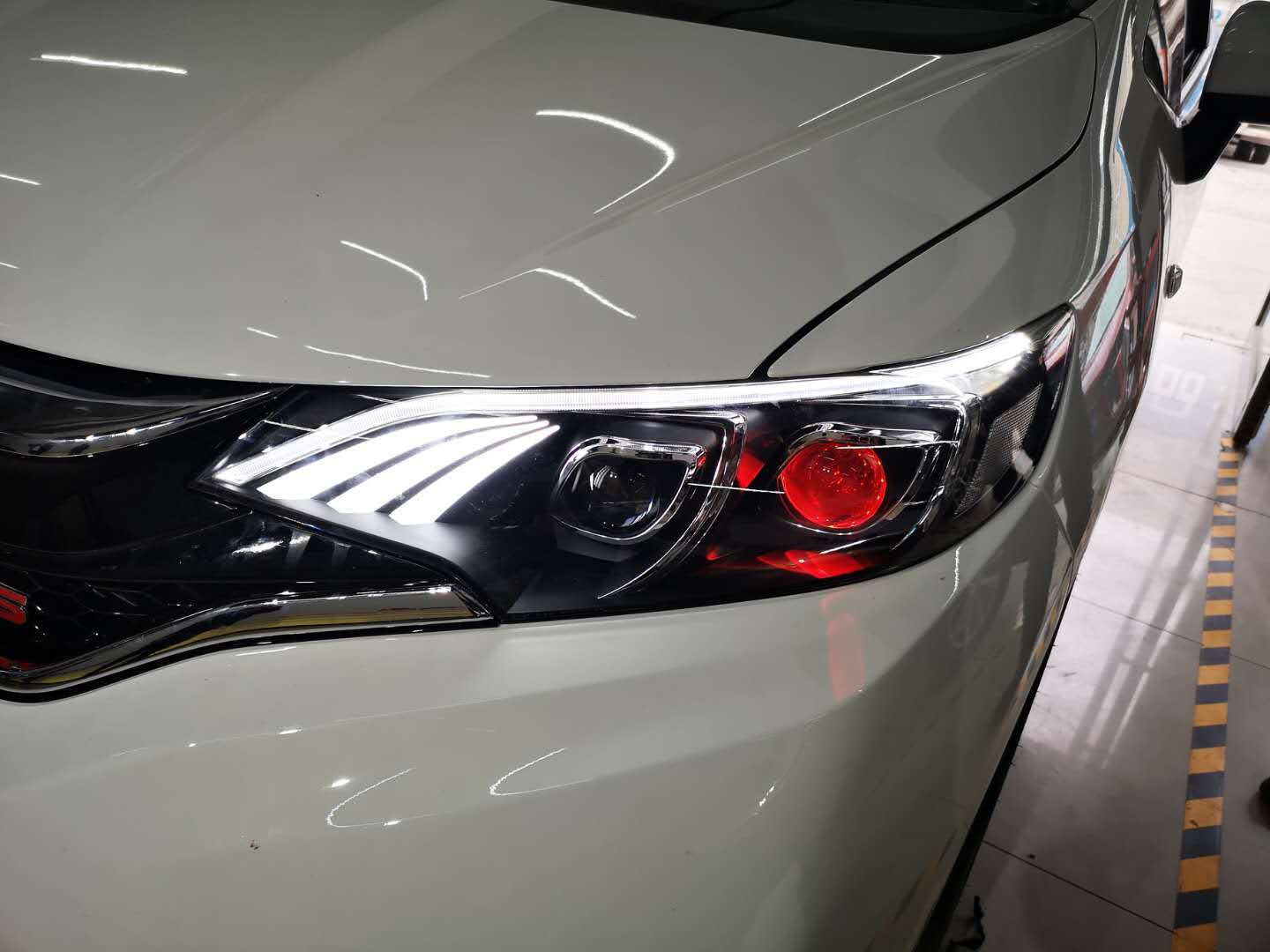 邯郸本田飞度改装大灯总成,亮度瞬间提升三倍以上