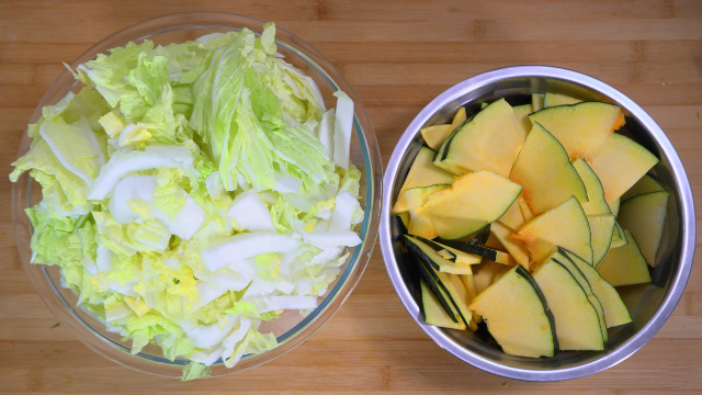 白菜和南瓜放一起不上锅不开火不用多余调料比肉好吃比鱼香