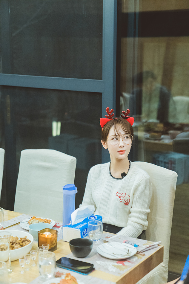 杨紫重返《亲爱的客栈2》欢乐不断 欢乐颂三美齐聚引期待__凤凰网