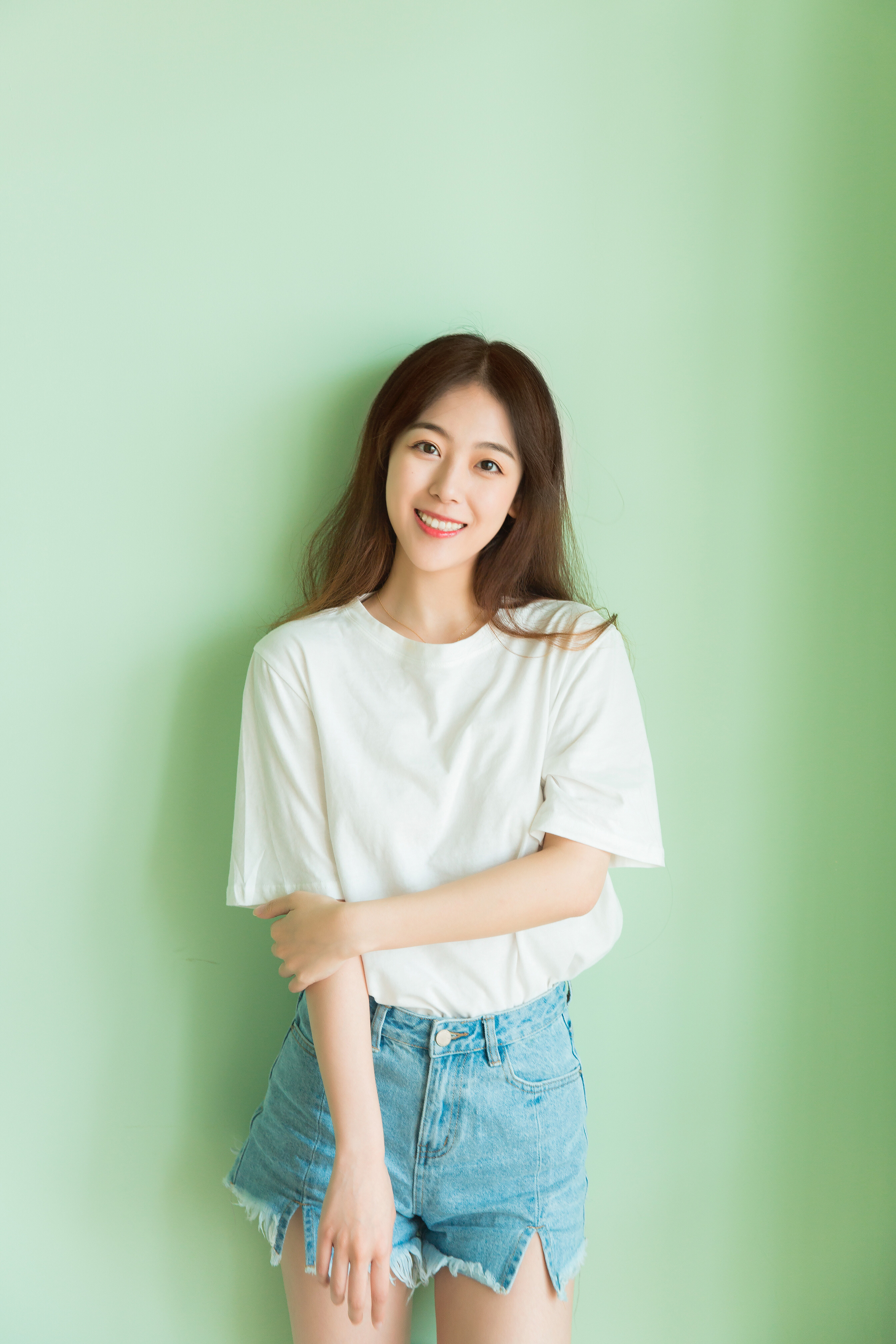 艺嘉创星签约95后演员洪司洋 气质独特吸粉无数__凤凰网