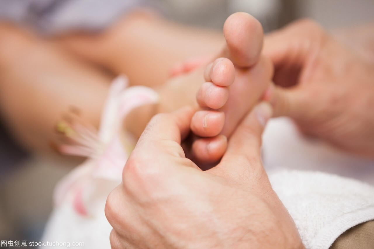 脚是人身体的晴雨表,当出现这些变化就要注意了!__凤凰网