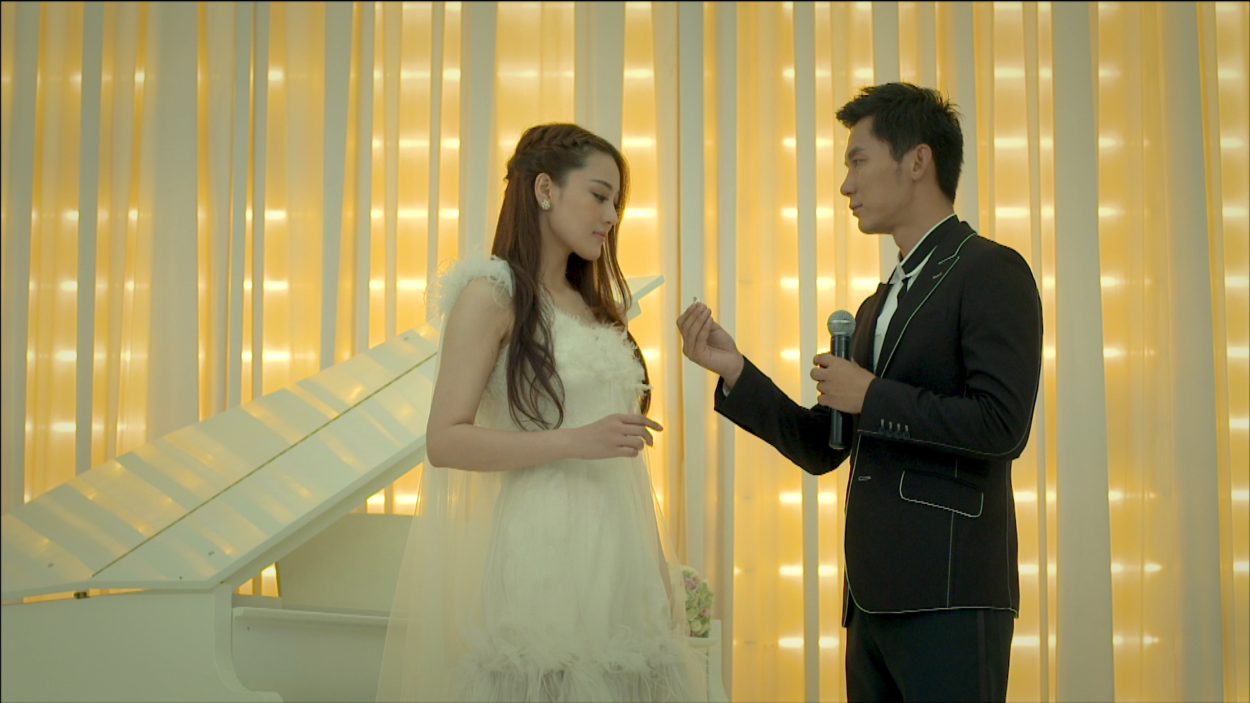 张馨予李晨"结婚"了 《因为爱你》成预言神剧