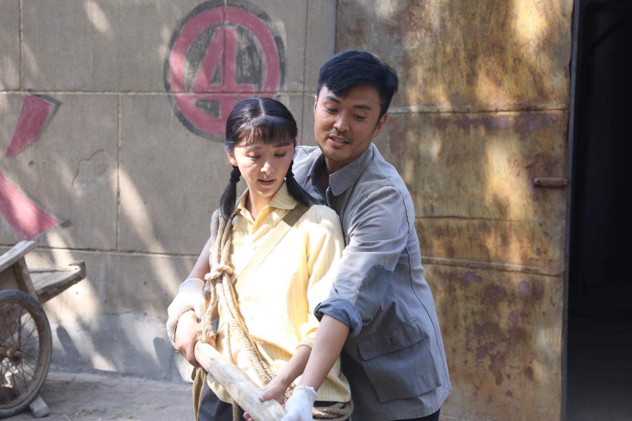 《灵与肉》黄小蕾成年度最惨"炮灰",逼婚无果为爱殉情