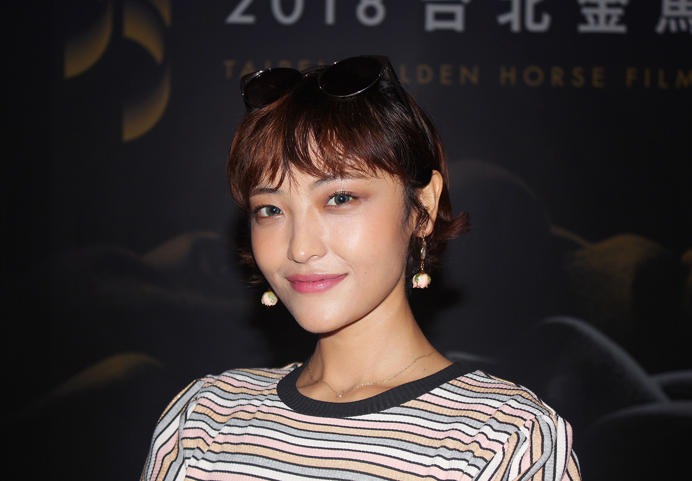 电影《幻土》金马展映 粉丝又见郭月热情包围