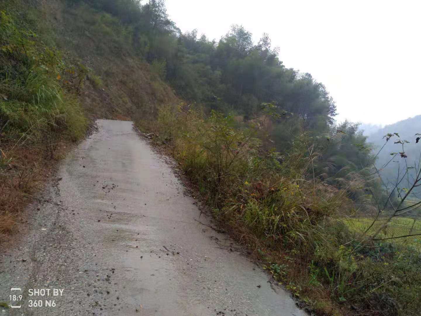 沅陵县319国道附近有一个十分贫困山村,那就是楠木铺乡庙王山村.