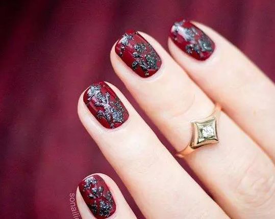 酒红色美甲,这个冬天你值得拥有!