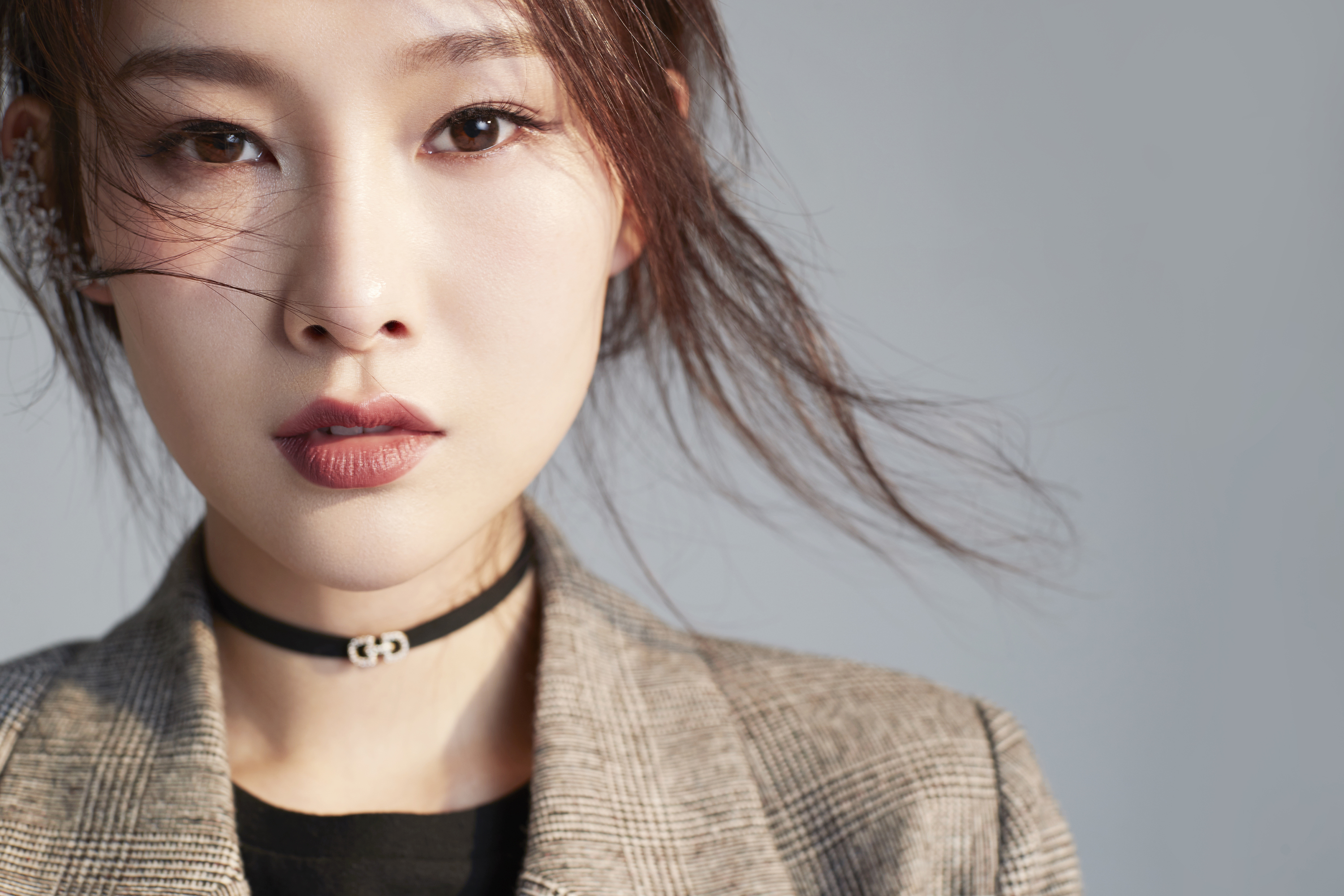 李昕岳质感大片曝光 前卫chic尽显多变型格