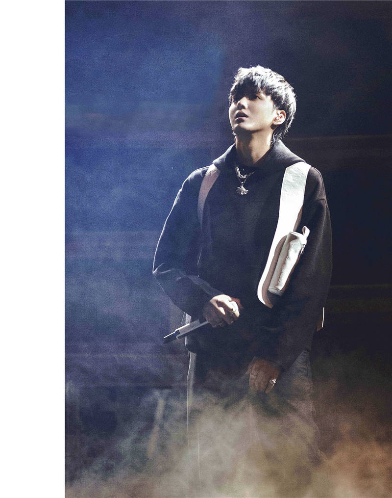 吴亦凡完美演绎《november rain》 展现超强live实力及舞台掌控力