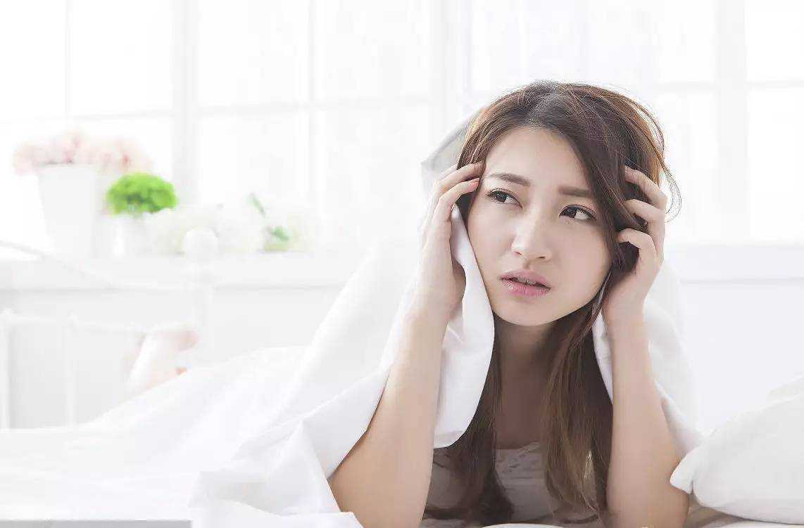 睡觉老是半梦半醒的,醒后头还昏昏的,睡眠质量很差,怎么回事?