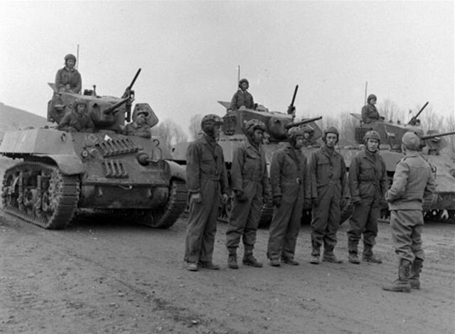 外国记者镜头下的中国远征军装备精良训练有素