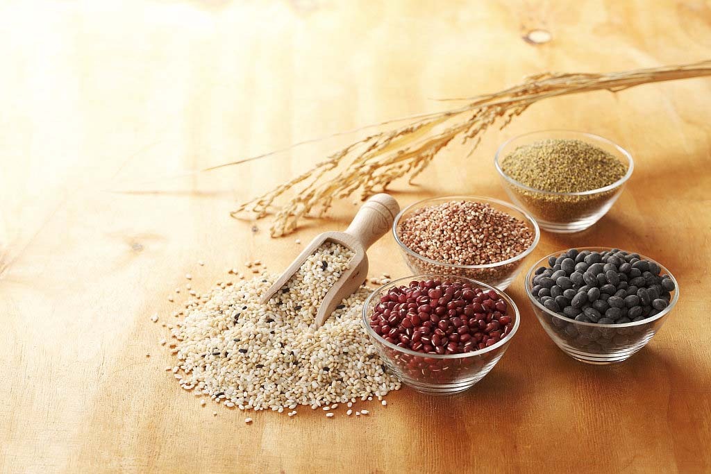 12周后试验结束所得结果是:吃富含膳食纤维食物的一组糖化血红蛋白