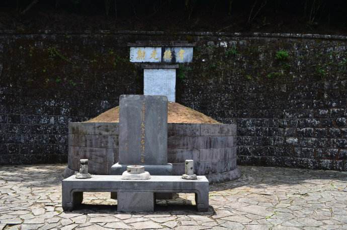 杨文远:小小的邮票,窄窄的船票,矮矮的坟墓,浅浅的海峡