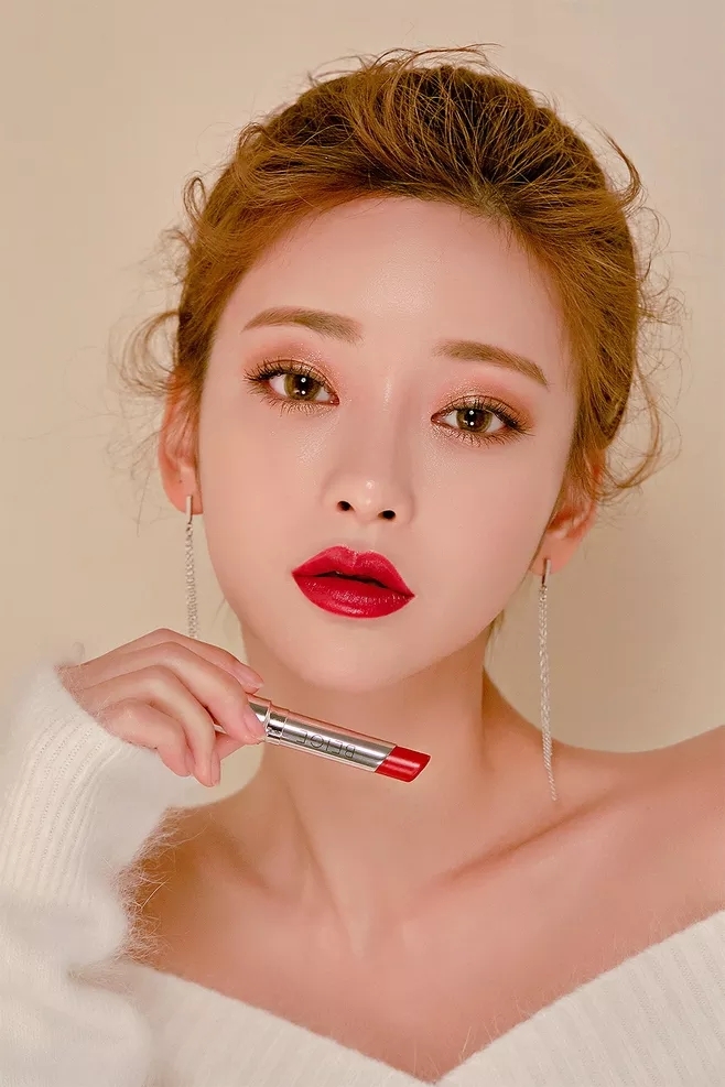 烈焰红唇岂能阻止美的脚步__凤凰网