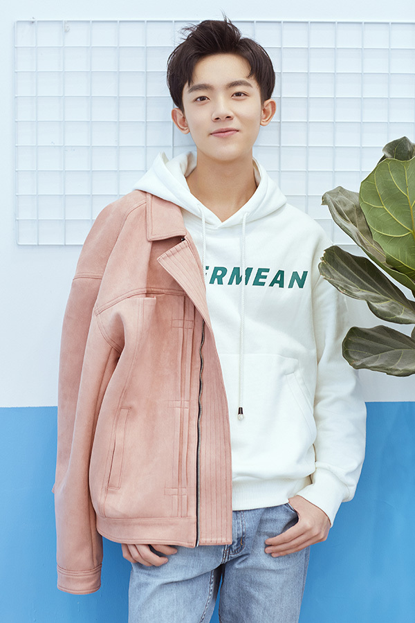 李明德最新写真曝光 气质干净少年感十足__凤凰网